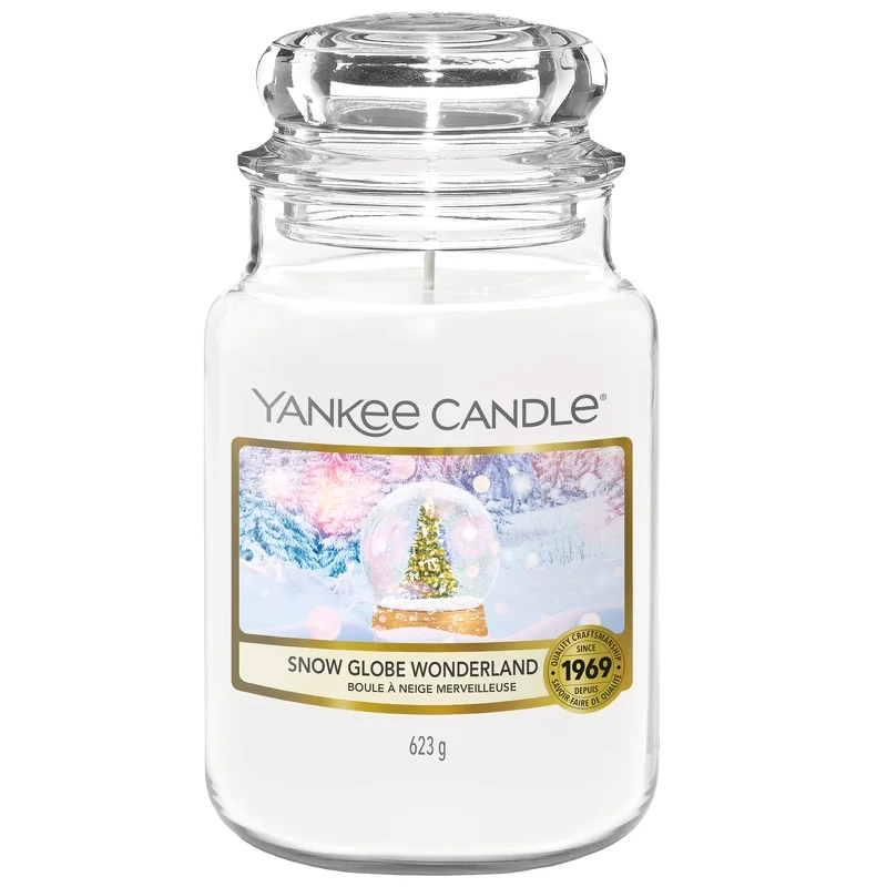 Yankee Candle Christmas 2022 Large Snow Globe Wonderland 623g Image 1
