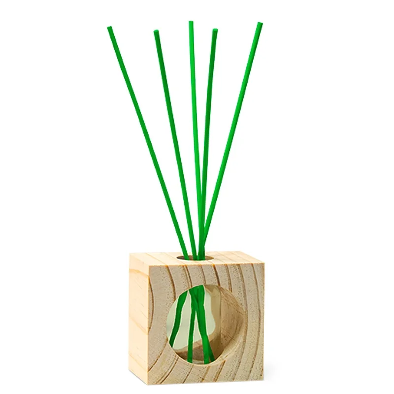 Cristalinas Pets Reed Diffuser Garden Odour Pet Odour Eliminating Reed Diffuser 30ml Image 1