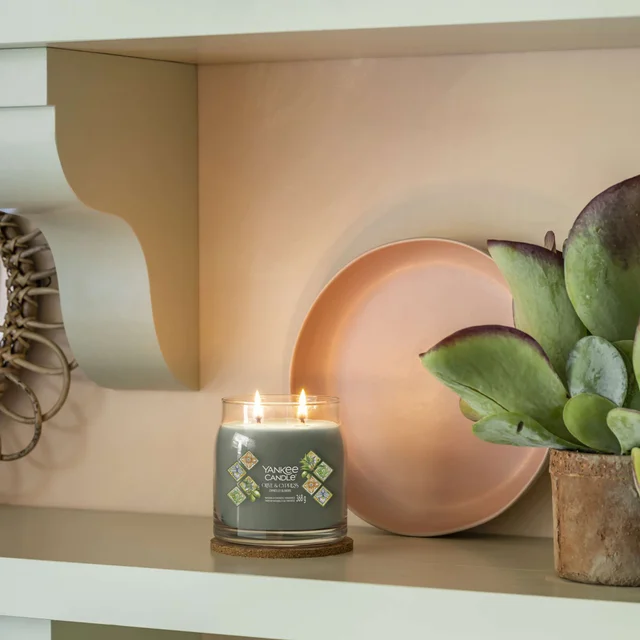 Yankee Candle Hello Italy! Signature Medium Jar Olive & Cypress